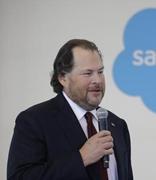 Salesforce创始人身价突破百亿美元 称深感羞愧