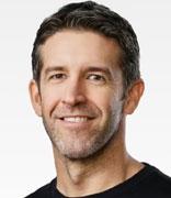 库克交棒信号：50 岁少壮派 John Ternus 接管设计大权，成苹果最热 CEO 接班人